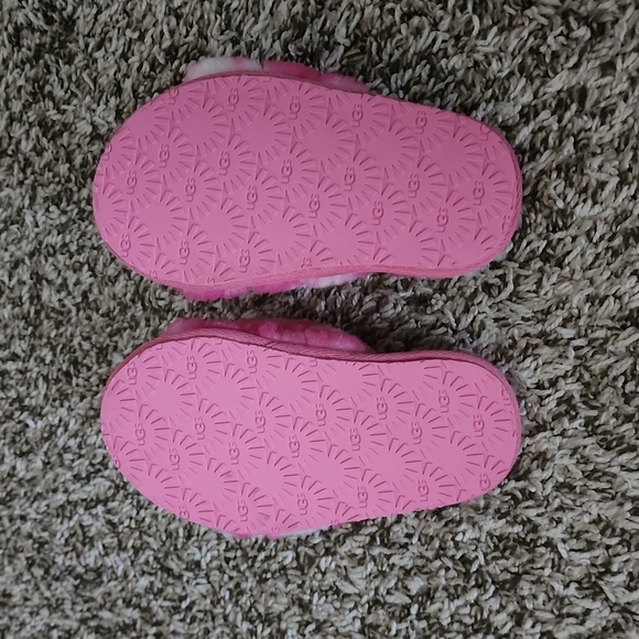 UGG Slides - Picture 4 of 4